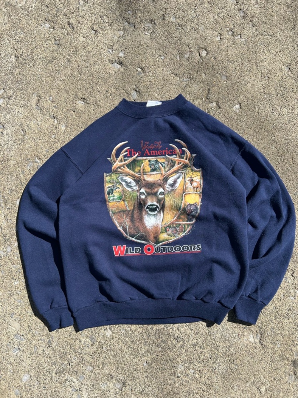 Vintage 90’s Wild Outdoors Men's Navy Graphic buck Sweatshirt - Deer Print